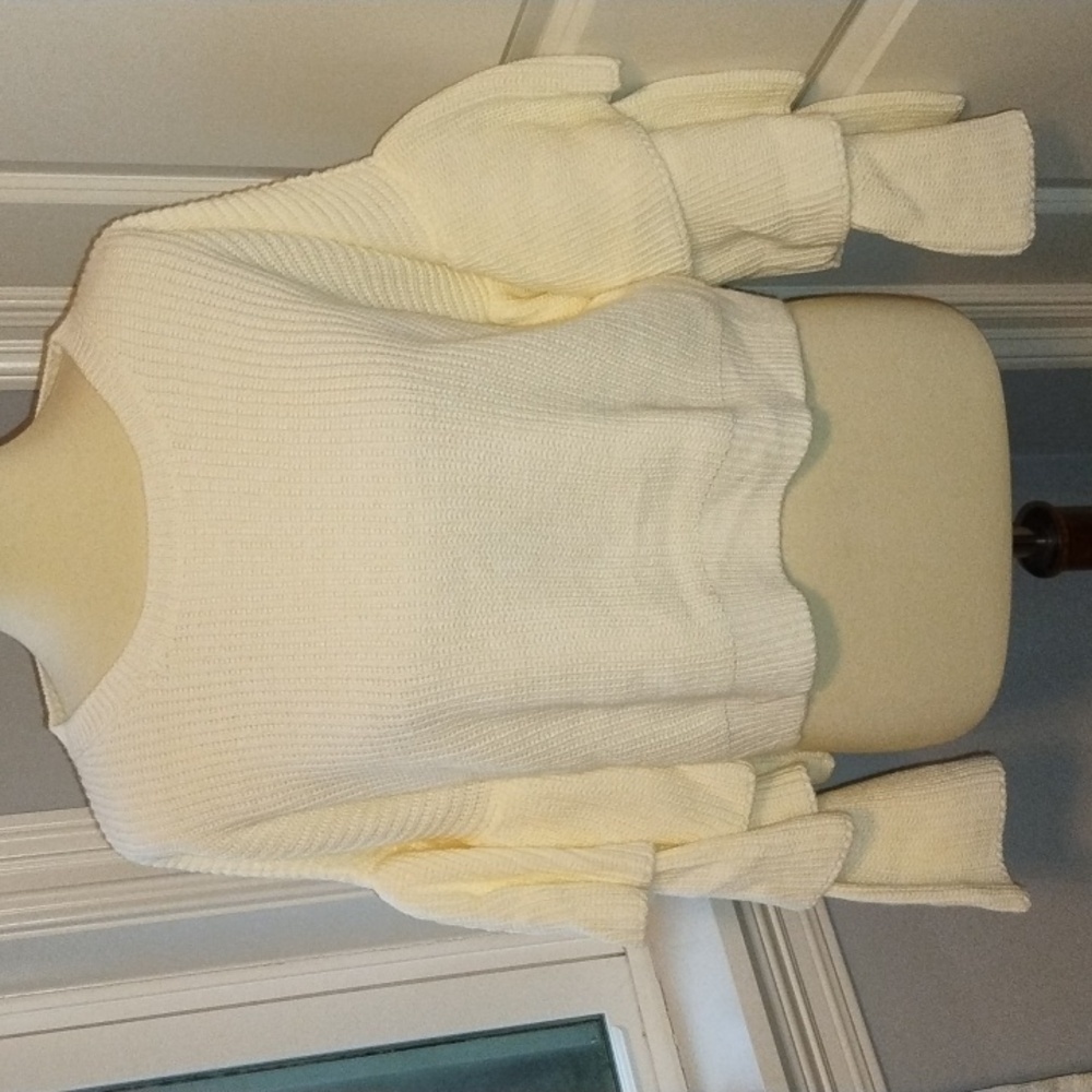 FARM Rio Cream Ruffle Sleeve Crop Top - Picture 2 of 5
